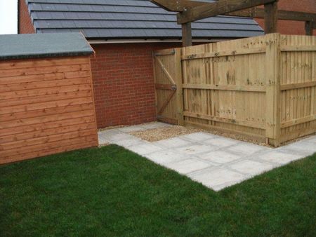 2 bedroom terraced house to rent - Photo 3