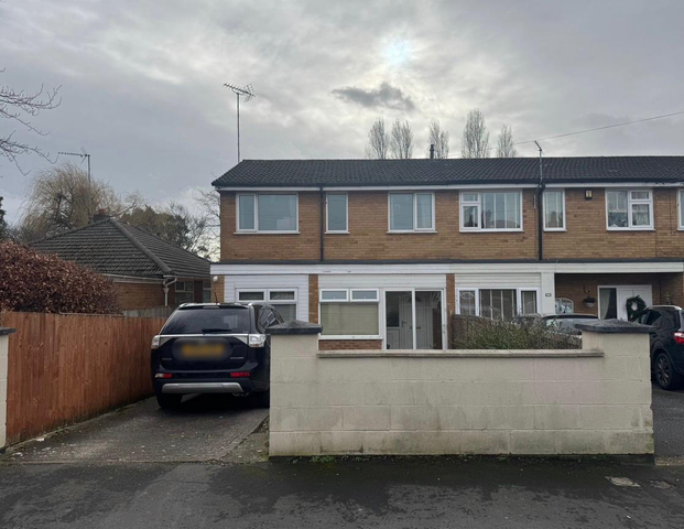 Elm Avenue, Wirral - Photo 1