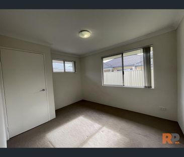 21 Cherrytree Chase, Maddington, WA 6109 - Photo 4
