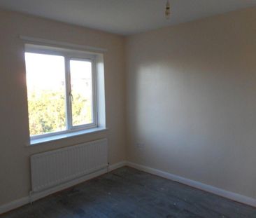 2 bedroom semi-detached house to rent - Photo 5