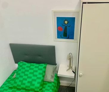 Carrer d'Aragó, Barcelona, Catalonia 08009 - Photo 3