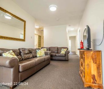 38 Vanbrugh Drive - Photo 4