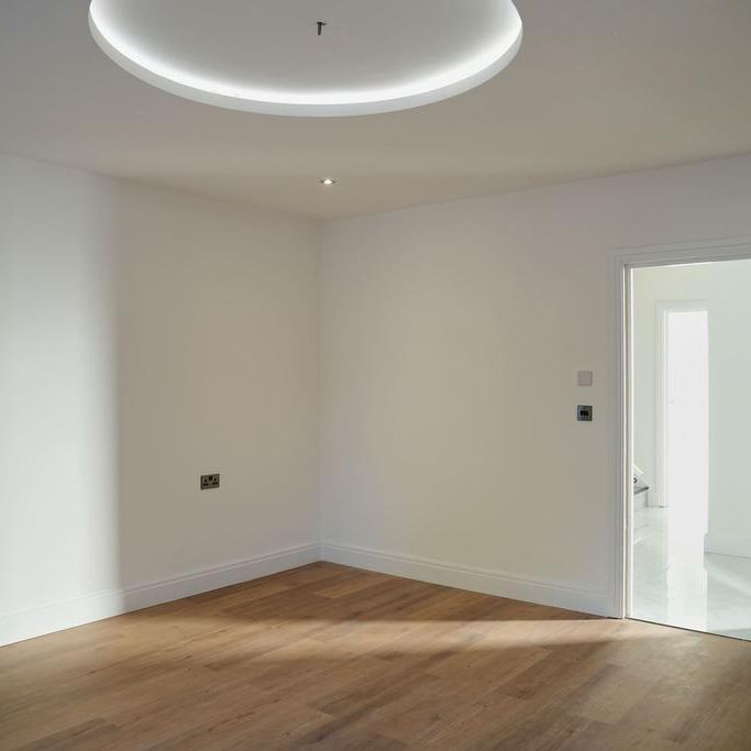 4 bedroom semi-detached house to rent - Photo 1