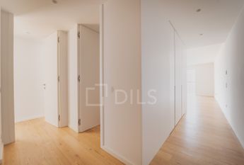Apartamento T3 com varanda, novo, com vista mar, em Vila Nova de Gaia