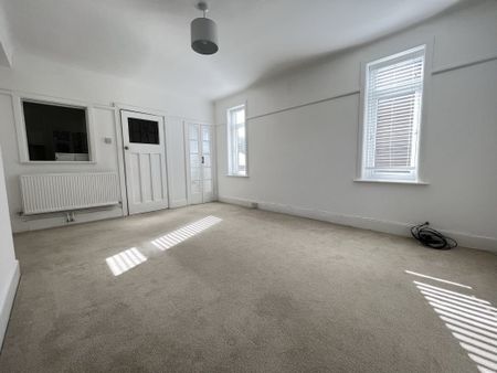 1 bed flat to rent in Manor Road, Bournemouth, BH1 - Photo 4