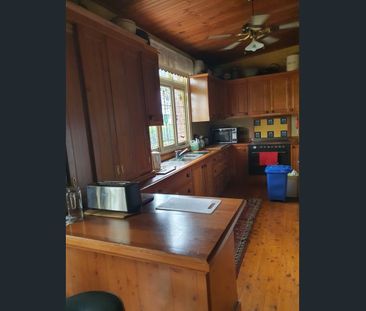 Large sized rooms for rent in heritage Sandstone House on 2500sq me... - Photo 3