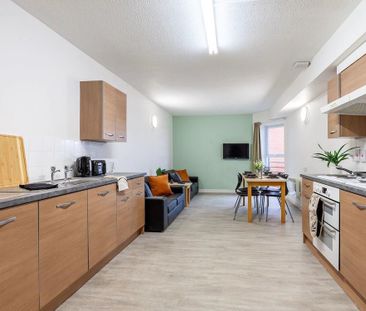 1 bedroom in a flat share to rent - Photo 4