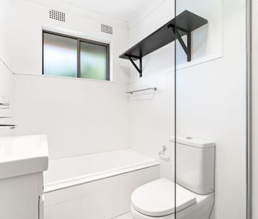 Well Kept Two Bedroom Unit - Photo 1