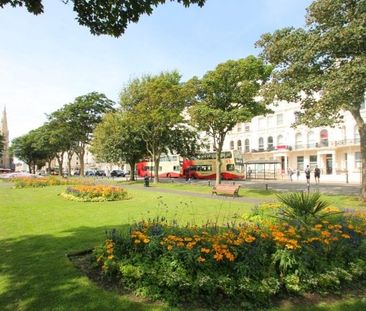 Palmeira Square, Hove, BN3 2FA - Photo 2