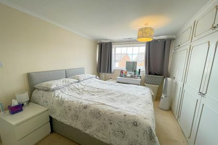 3 bedroom detached house to rent - Photo 4