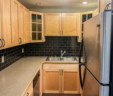 Renfrew 1 Bed Condo With Underground Parking | Heat & Water Included. - Photo 3