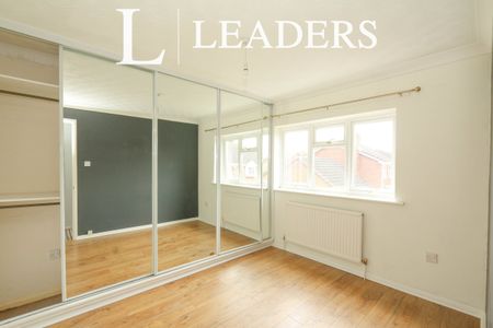 4 bedroom house to rent Brabazon Drive, Mudeford, BH23 - Photo 2