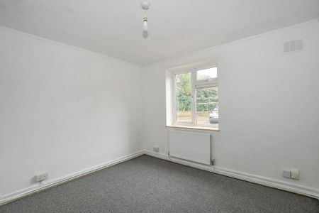 3 bedroom apartment to rent - Photo 4