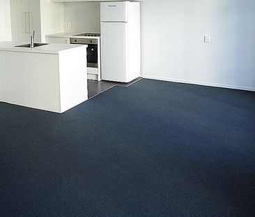 Two Bedroom Spacious Apartment - Photo 2