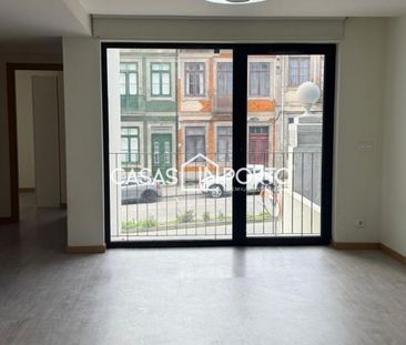 T1 com Lugar de Garagem - Metro de Campanhã - Photo 4