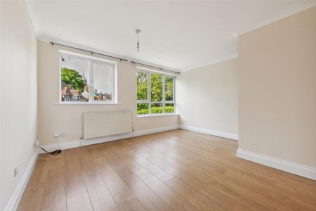 Castle Court, Aylesbury - Photo 2