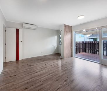 2/30 Bristol Street, Merivale - Photo 1