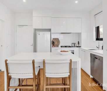 Two-bedroom Apartment in Brunswick West - Photo 6