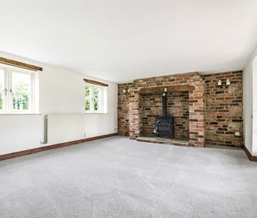 A detached two storey cottage originally constructed in the 1800's ... - Photo 4