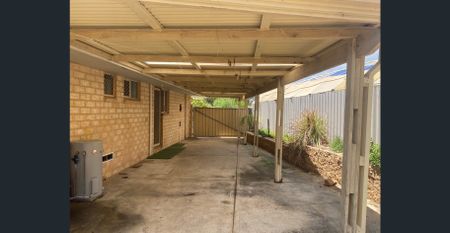 Great Unit, Private Yard! - Photo 5