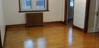 Spacious 3 bedroom apartment in Cote-des-Neiges November/December 1st! - Photo 2