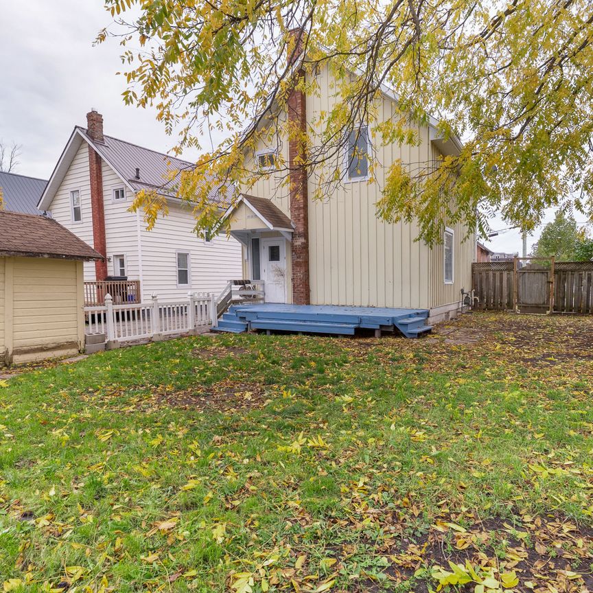 For Lease - 126 Durham Street, Kawartha Lakes, Ontario - Photo 1