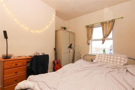 6 bedroom terraced house to rent - Photo 3