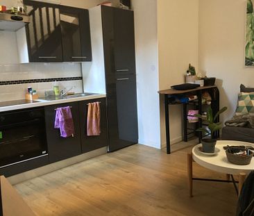 Appartement T2 en duplex meublé de 30m² à Nîmes centre - Photo 2