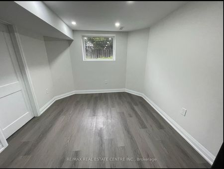 For Lease - 3727 Althorpe Circle, Mississauga, Ontario - Photo 3