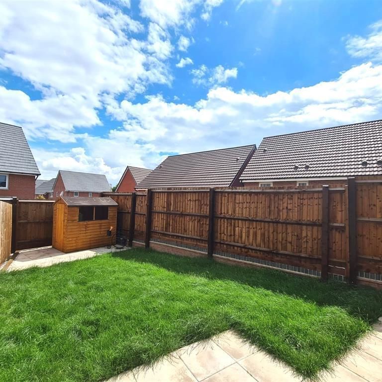 Hornbeam Close - Photo 1