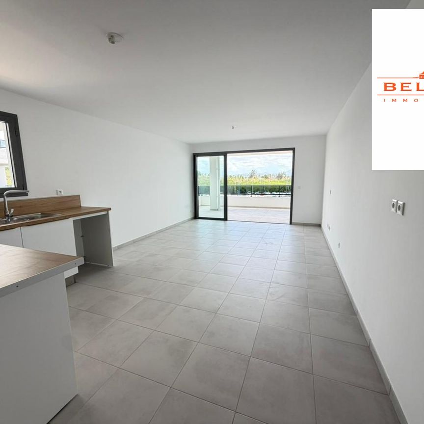 Location Appartement 3 pièces 82m² FORT DE FRANCE 97200 - Photo 1