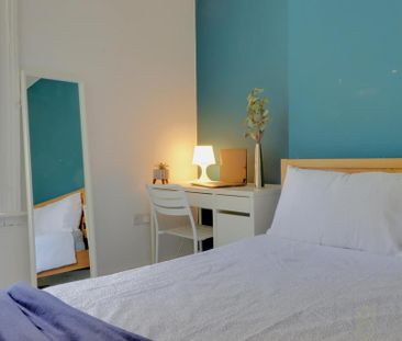 6 bedroom terraced house to rent - Photo 2