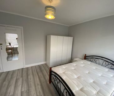 Room in a Shared House, Colegrave Road, E15 - Photo 3