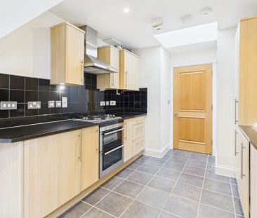 Grosvenor Court, 103 Packhorse Road, Gerrards Cross,SL9 - Photo 4