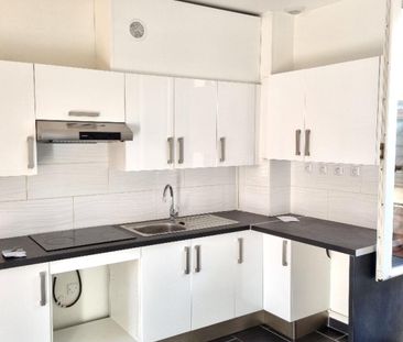 A LOUER 3 PIECES 57.35m² NANTERRE VILLE - Photo 2