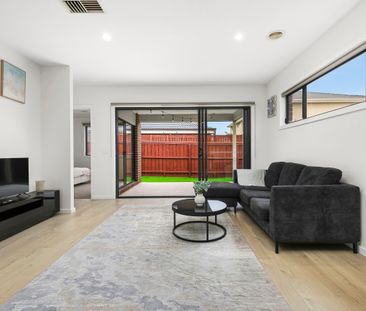 Modern Family Living in the Heart of Greenvale - Photo 5