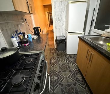 2 Bed Terraced House, Kenilworth Road, B20 - Photo 3