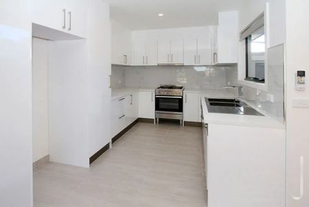 2/14 Croft Crescent, Reservoir VIC 3073 - Photo 2