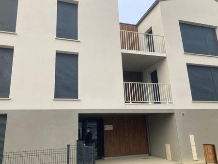 location Appartement T3 DE 62m² À EPRON - Photo 5