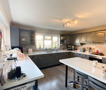 4 bedroom detached house to rent - Photo 4