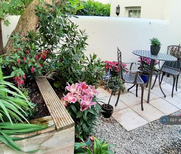 1 bedroom in a house share to rent - Photo 6