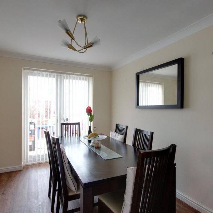 4 bedroom detached house to rent - Photo 1