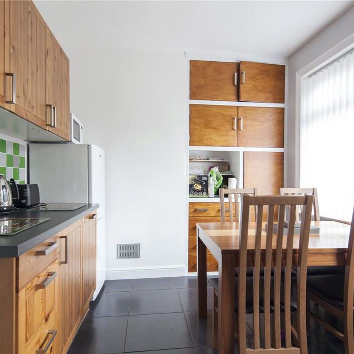 2 bedroom terraced house to rent - Photo 1