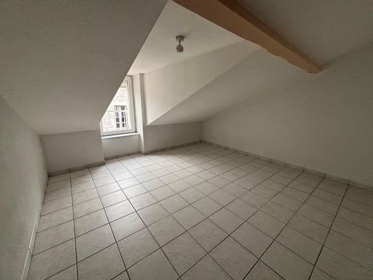 Location Appartement 4 pièces 77m² VALS LES BAINS 07600 - Photo 1