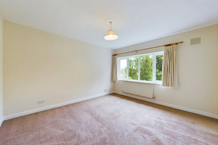 4 bedroom detached house to rent - Photo 4