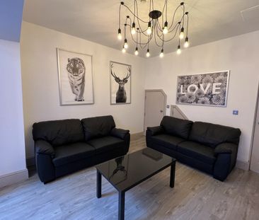 273 Dawlish Road - Photo 3