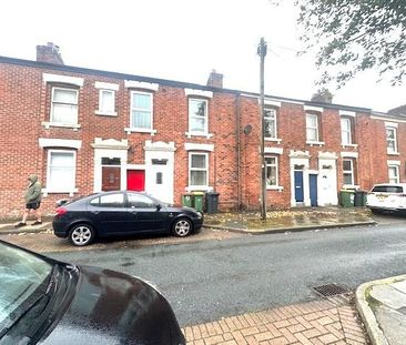 2 bedroom terraced house to rent - Photo 2