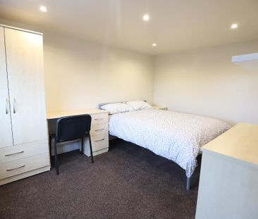 6 bedroom terraced house to rent - Photo 5