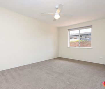 COMFORTABLE LIVING IN DESIRABLE LOCATION - Photo 6