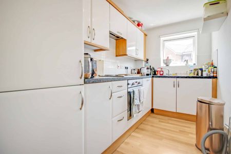 Chain Court, Swindon, Swindon, SN1 - Photo 4